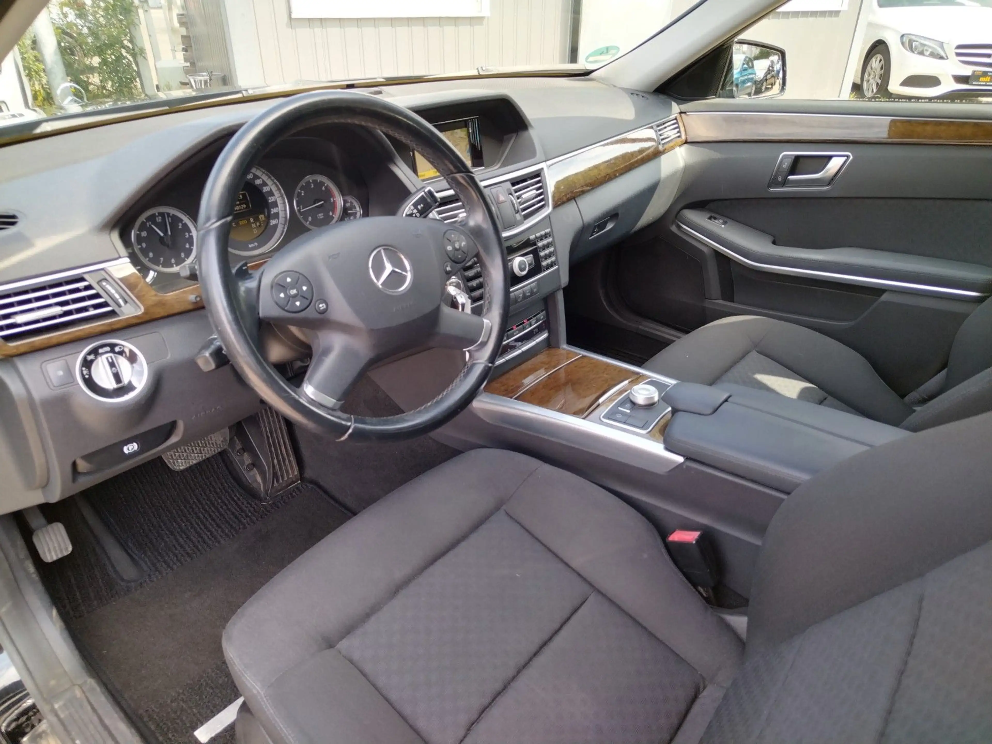 Mercedes-Benz E 220 E T-Modell E 220 CDI BlueEfficiency — photo 12