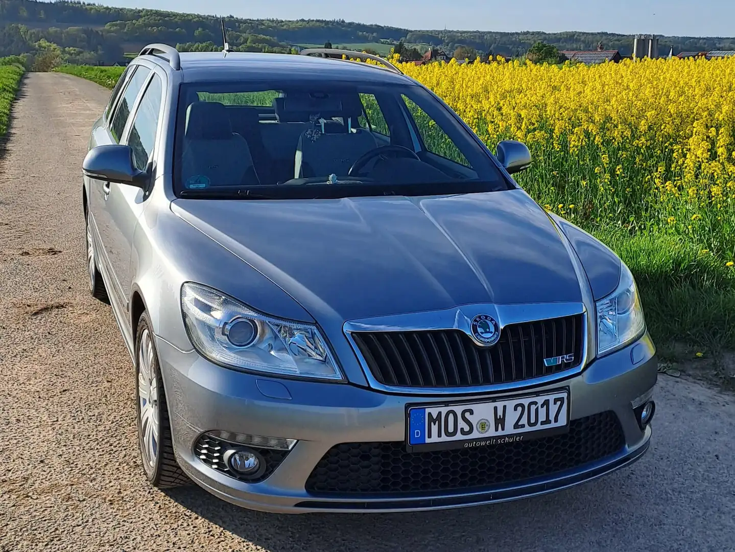 Skoda Octavia Octavia Combi 2.0 TDI DPF DSG RS Silber - 2