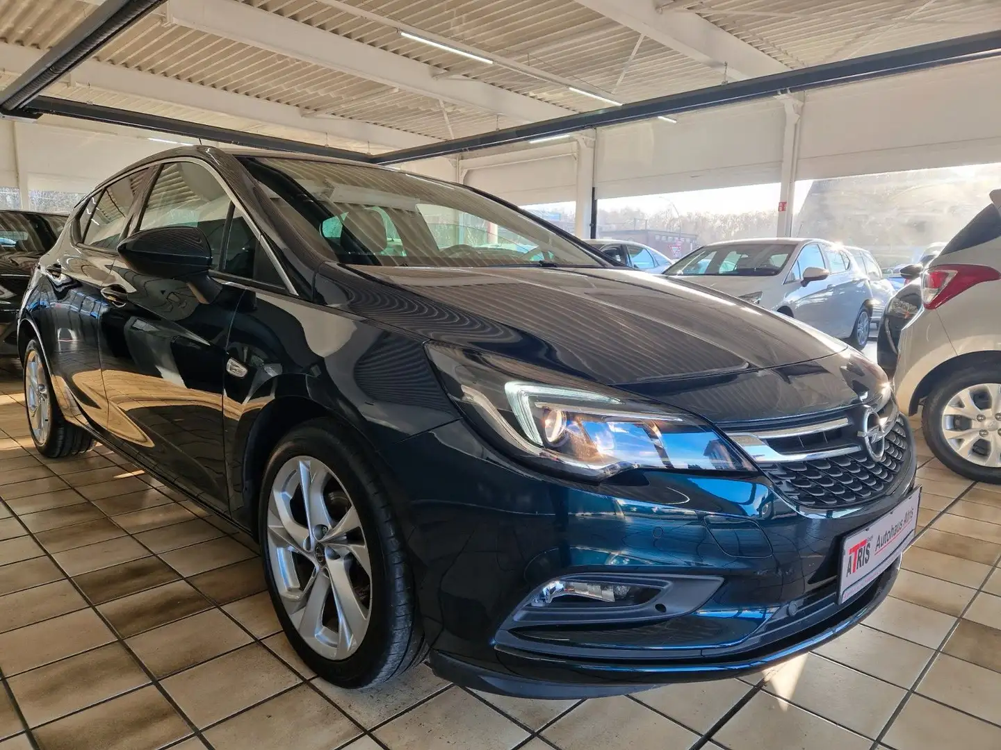 Opel Astra K Lim. 5-trg. Dynamic Grün - 2