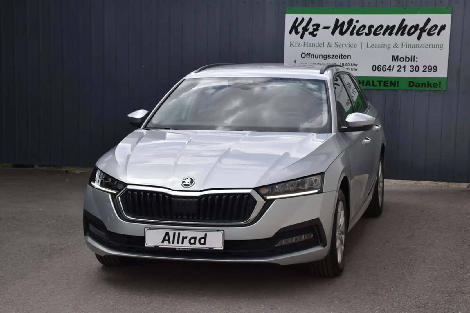 Skoda Octavia Combi 2,0 TDI 4x4 Ambition DSG Zilver - 2