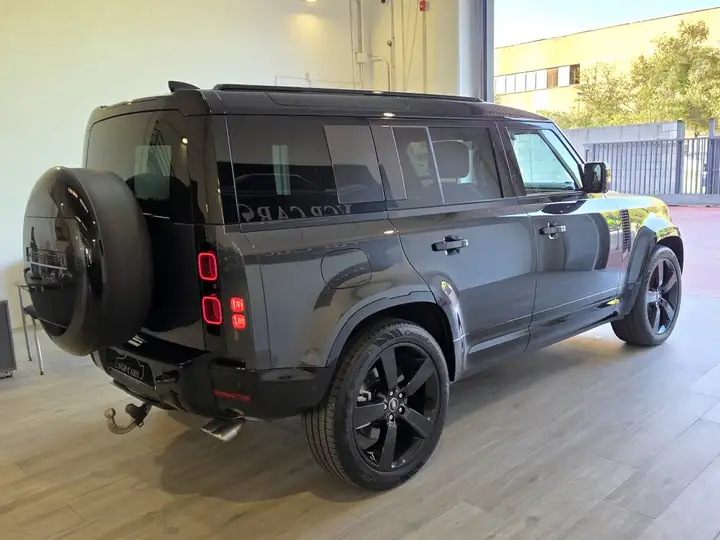 Land Rover Defender 110 5.0 V8 AWD Auto X-Dynamic HSE 2025, foto 6