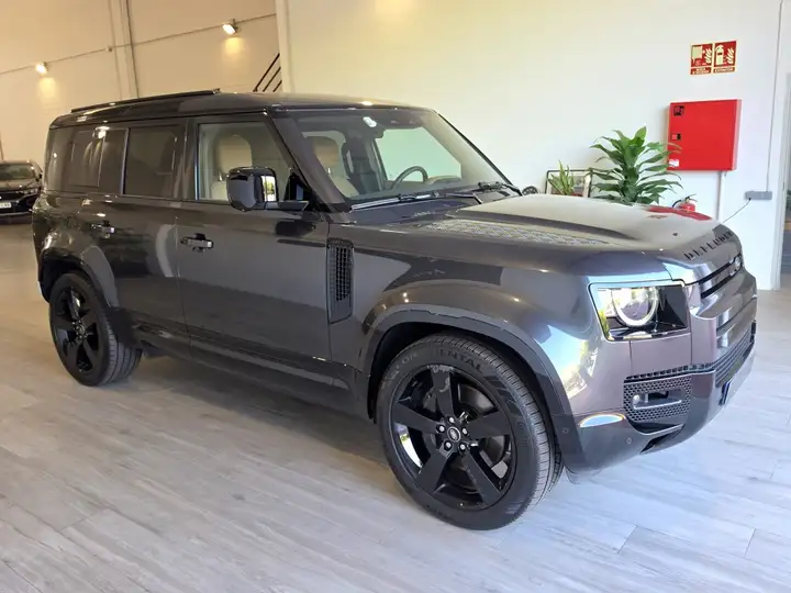 Land Rover Defender 110 5.0 V8 AWD Auto X-Dynamic HSE 2025, foto 7