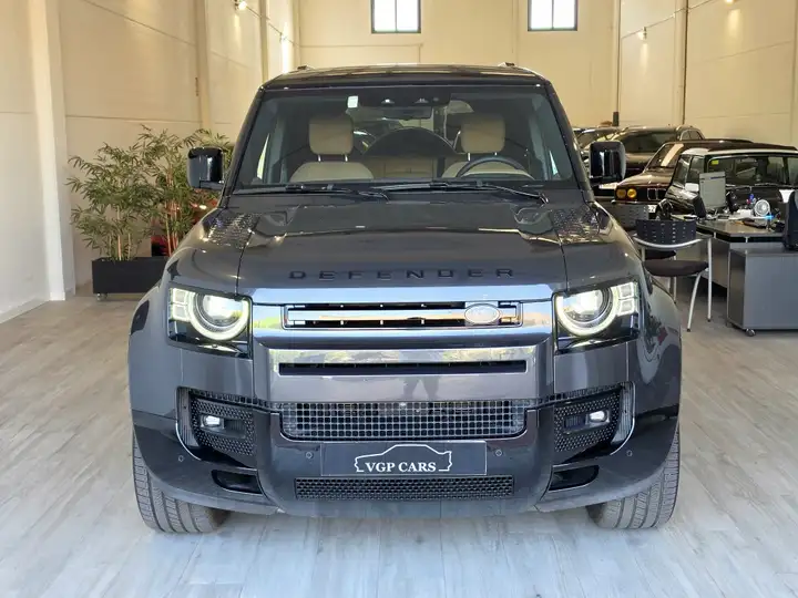 Land Rover Defender 110 5.0 V8 AWD Auto X-Dynamic HSE 2025, foto 2