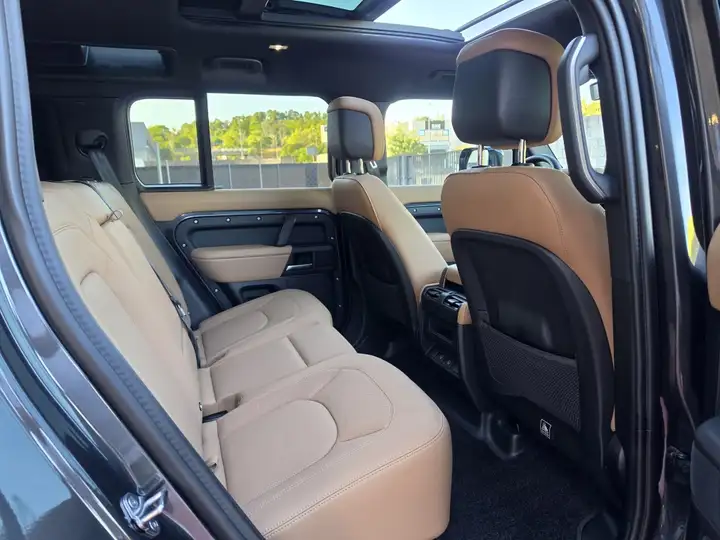Land Rover Defender 110 5.0 V8 AWD Auto X-Dynamic HSE 2025, foto 11
