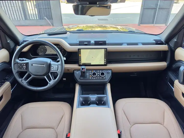 Land Rover Defender 110 5.0 V8 AWD Auto X-Dynamic HSE 2025, foto 12
