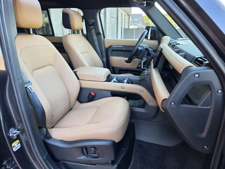 Land Rover Defender 110 5.0 V8 AWD Auto X-Dynamic HSE 2025, foto 8