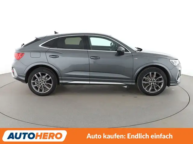 Audi Q3 view 7