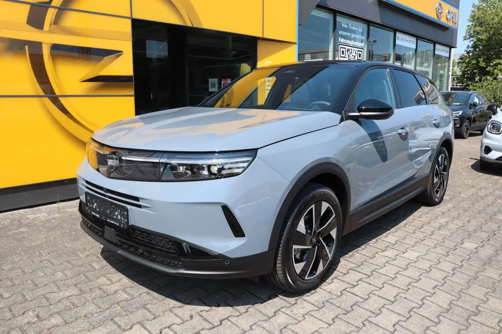 Opel Grandland X Grandland 1.2T eDCT6 GS, AHK, Pano, 360° Grau - 2