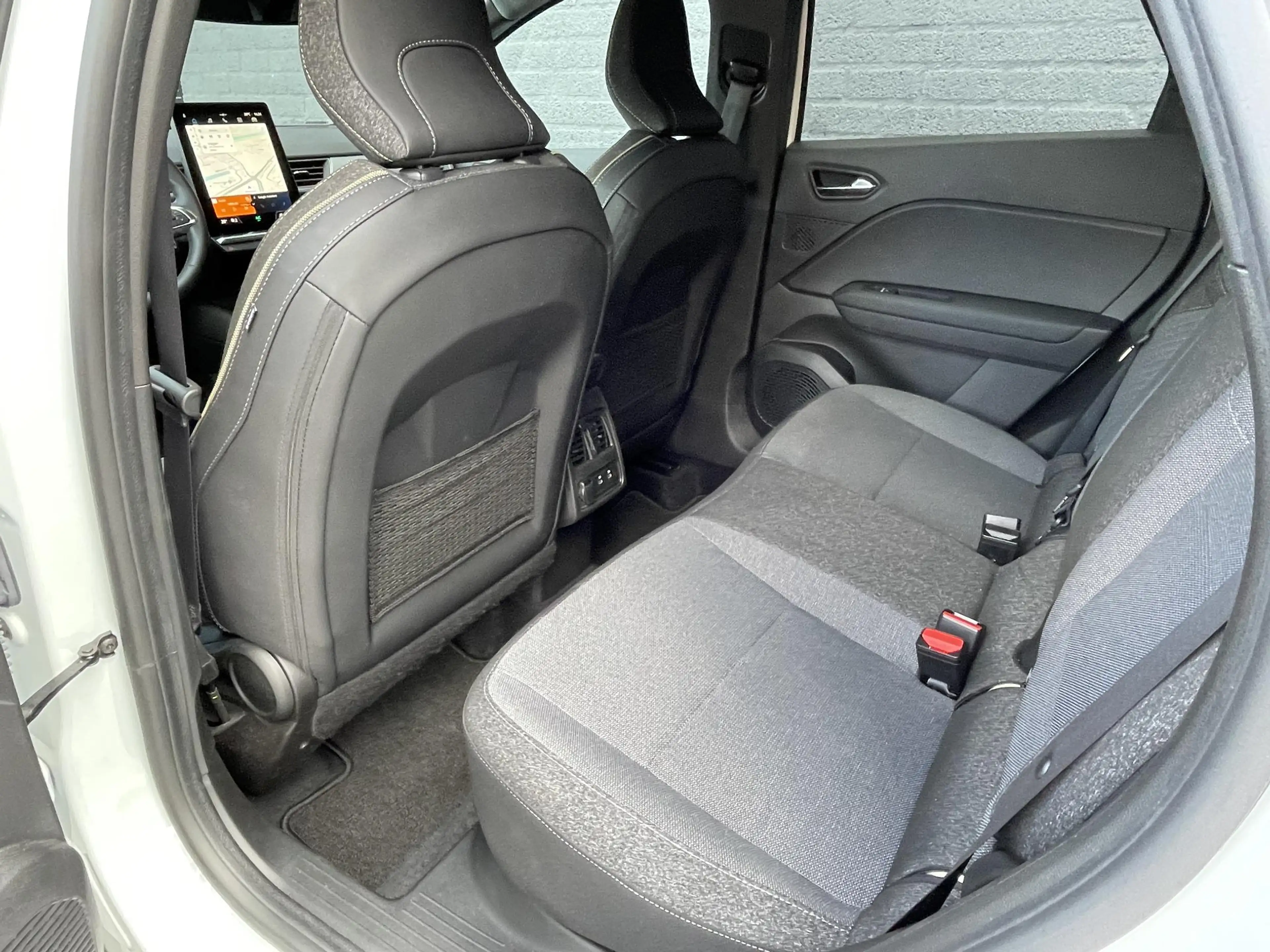 Renault Captur 1.8 E-Tech full hybrid 160 techno | Adapt Cruise | — photo 11