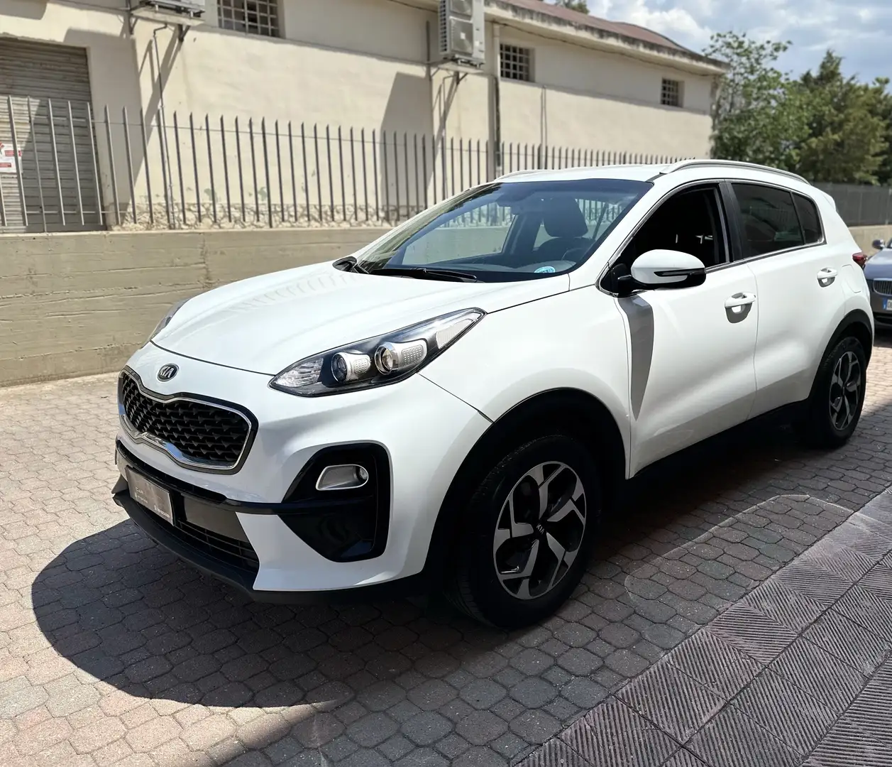 Kia Sportage 1.6 crdi Energy-UNIPRO-GARANZIA 7anni/150mila km Weiß - 1