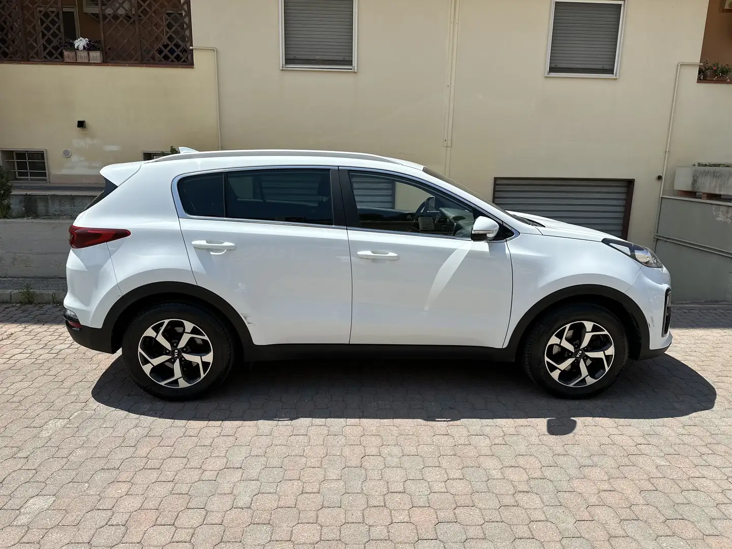 Kia Sportage 1.6 crdi Energy-UNIPRO-GARANZIA 7anni/150mila km Weiß - 2