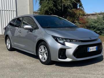 1.8 Hybrid E-CVT 2WD Cool