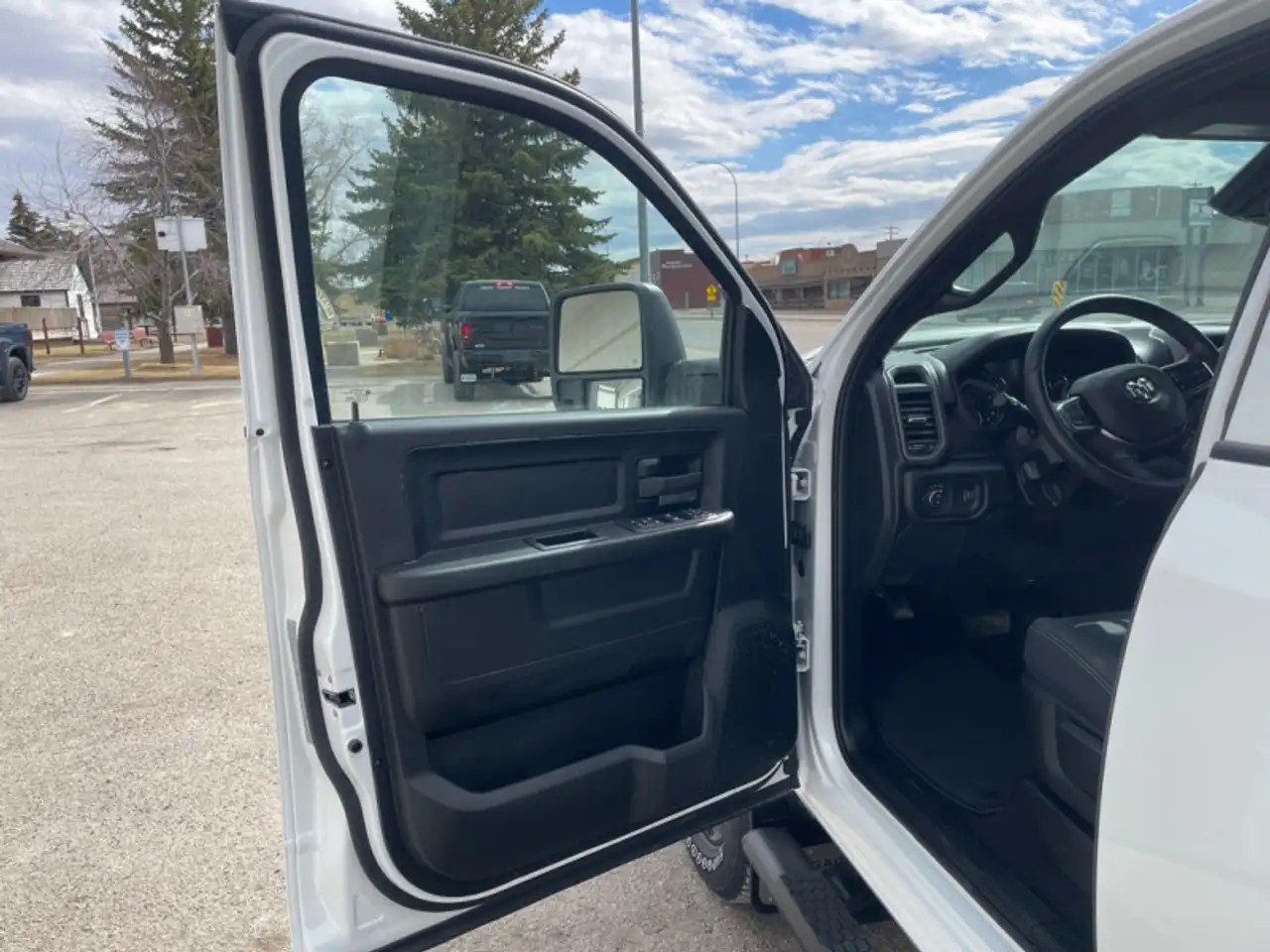 RAM 2500 снимка RAM 2500