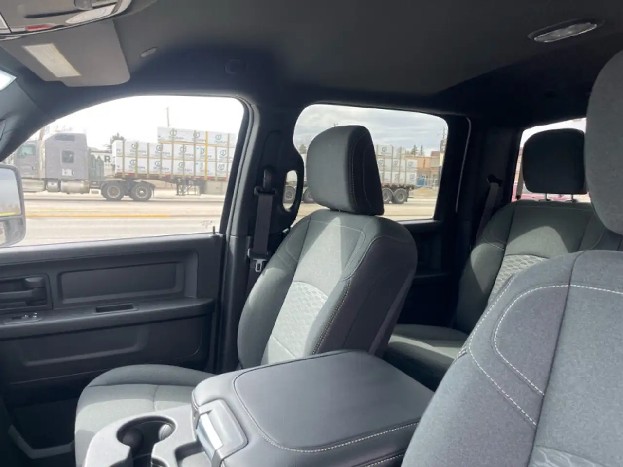 RAM 2500 снимка RAM 2500