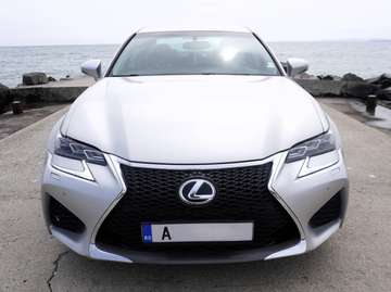 GS 300h F Sport