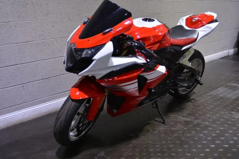 Suzuki GSX-R 1000 - foto 2