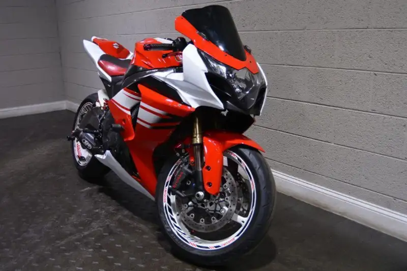 Suzuki GSX-R 1000 - foto 6