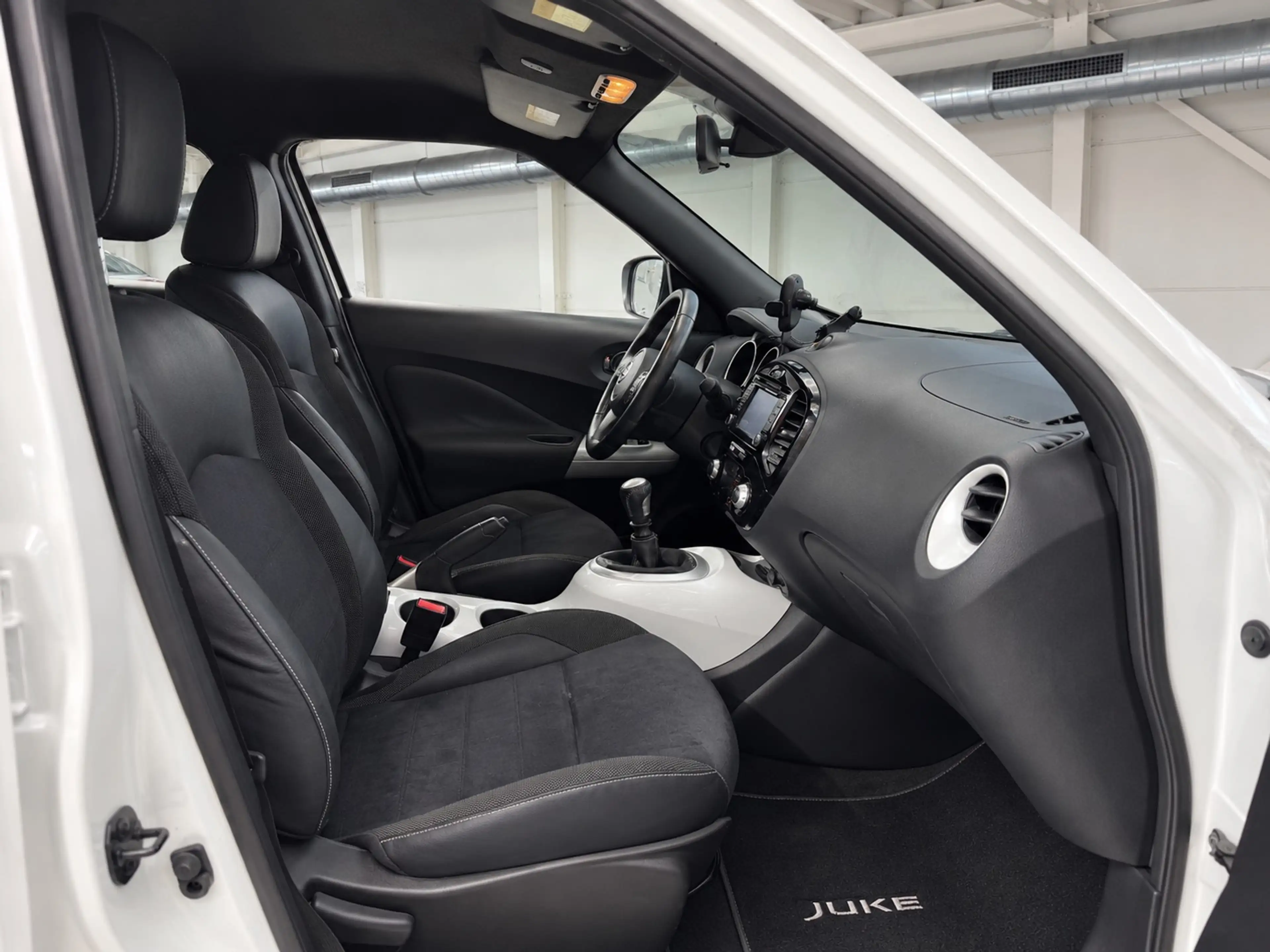 Nissan Juke Juke 1.2 DIG-T 2WD N-Connecta — photo 9