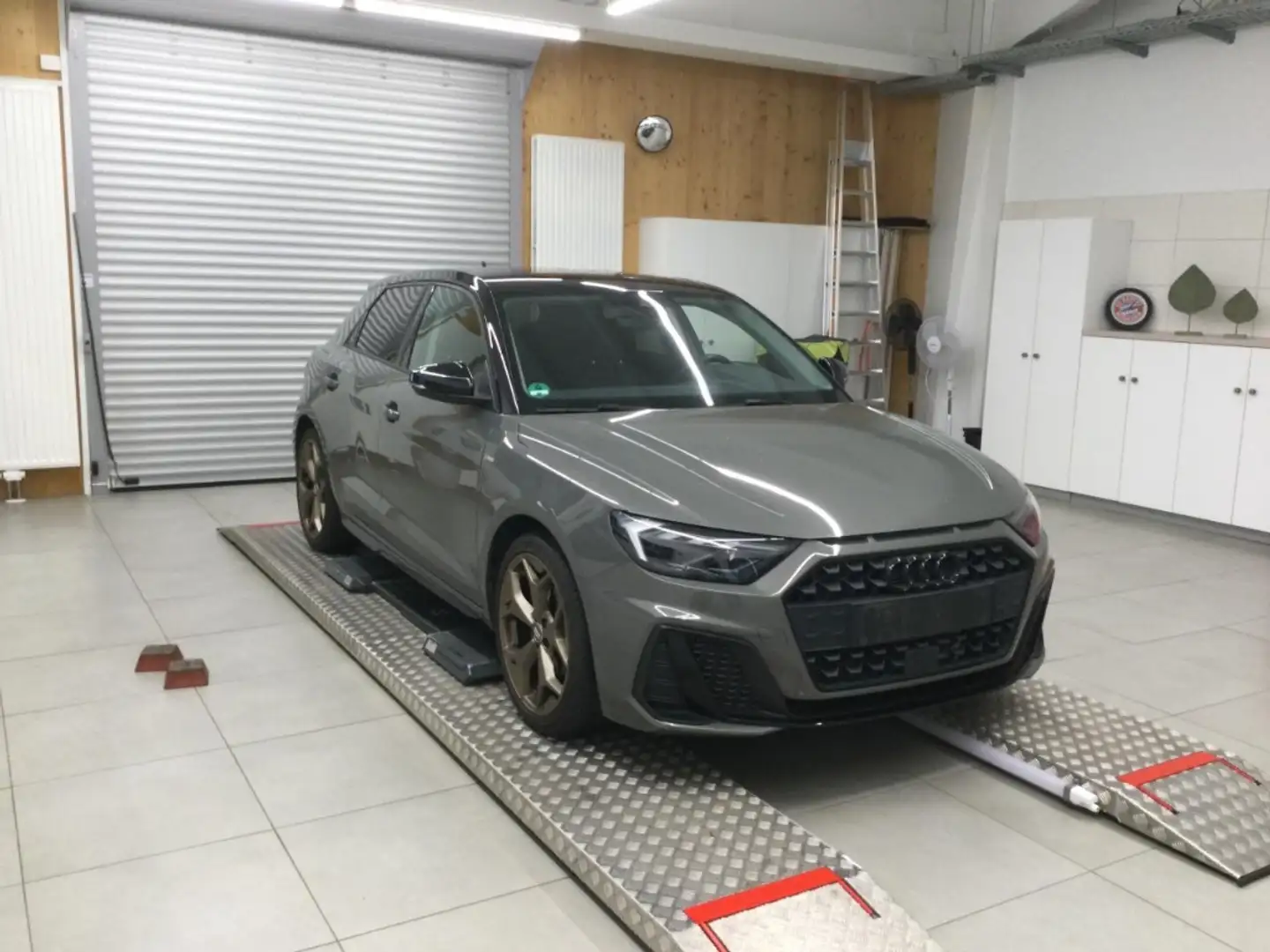 Audi A1 Sportback 30 TFSI edition one 18'' PDC DSP SHZ Grau - 2
