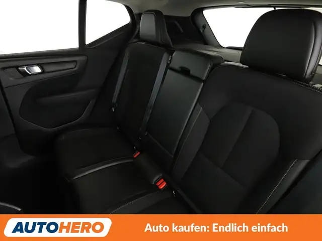 Volvo XC40 view 14