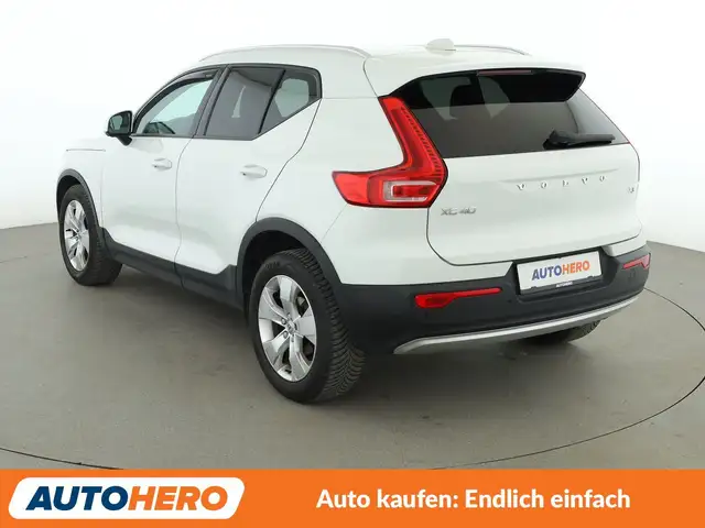 Volvo XC40 view 4