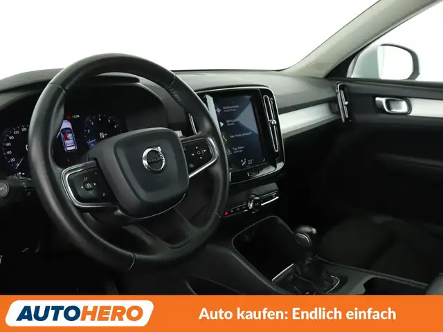 Volvo XC40 view 11