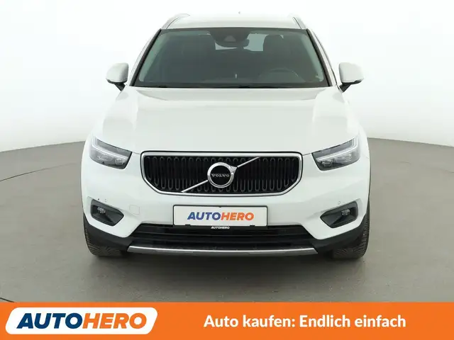 Volvo XC40 view 9