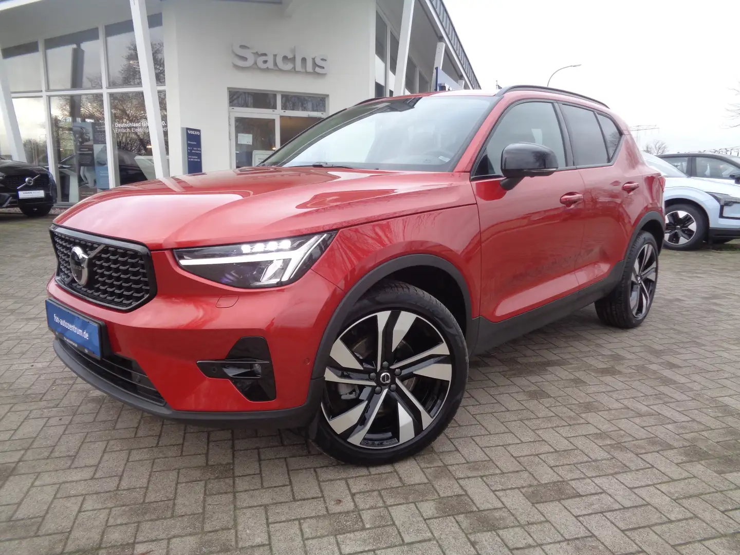 Volvo XC40 B4 Ultimate Dark Standheizung Rot - 1