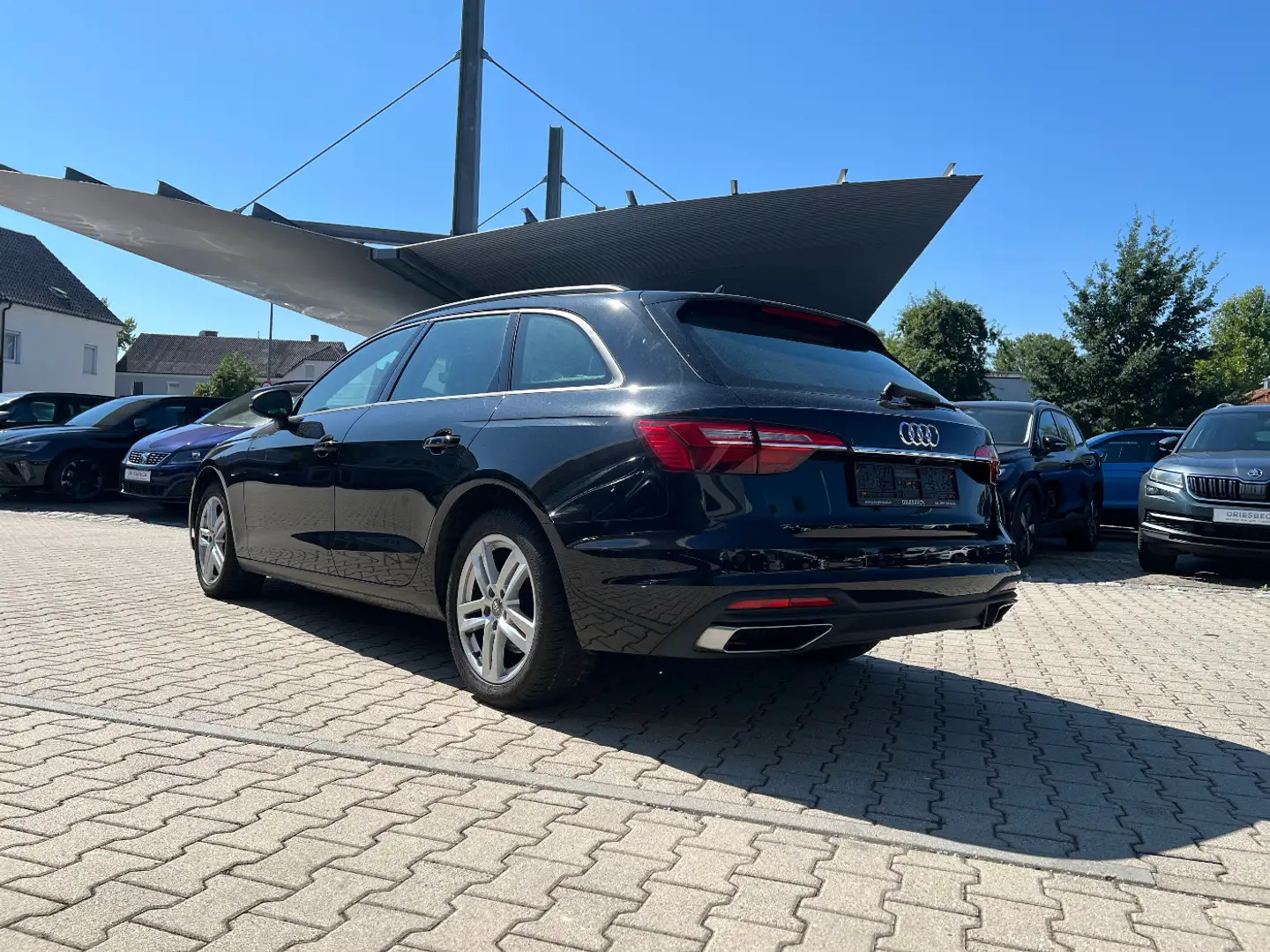 Audi A4 Avant 40 TDI S tronic *LED Navi Leder Kamera* Schwarz - 2