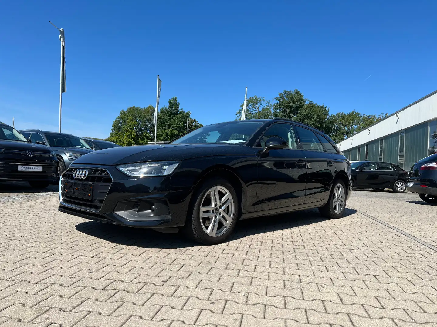 Audi A4 Avant 40 TDI S tronic *LED Navi Leder Kamera* Schwarz - 1