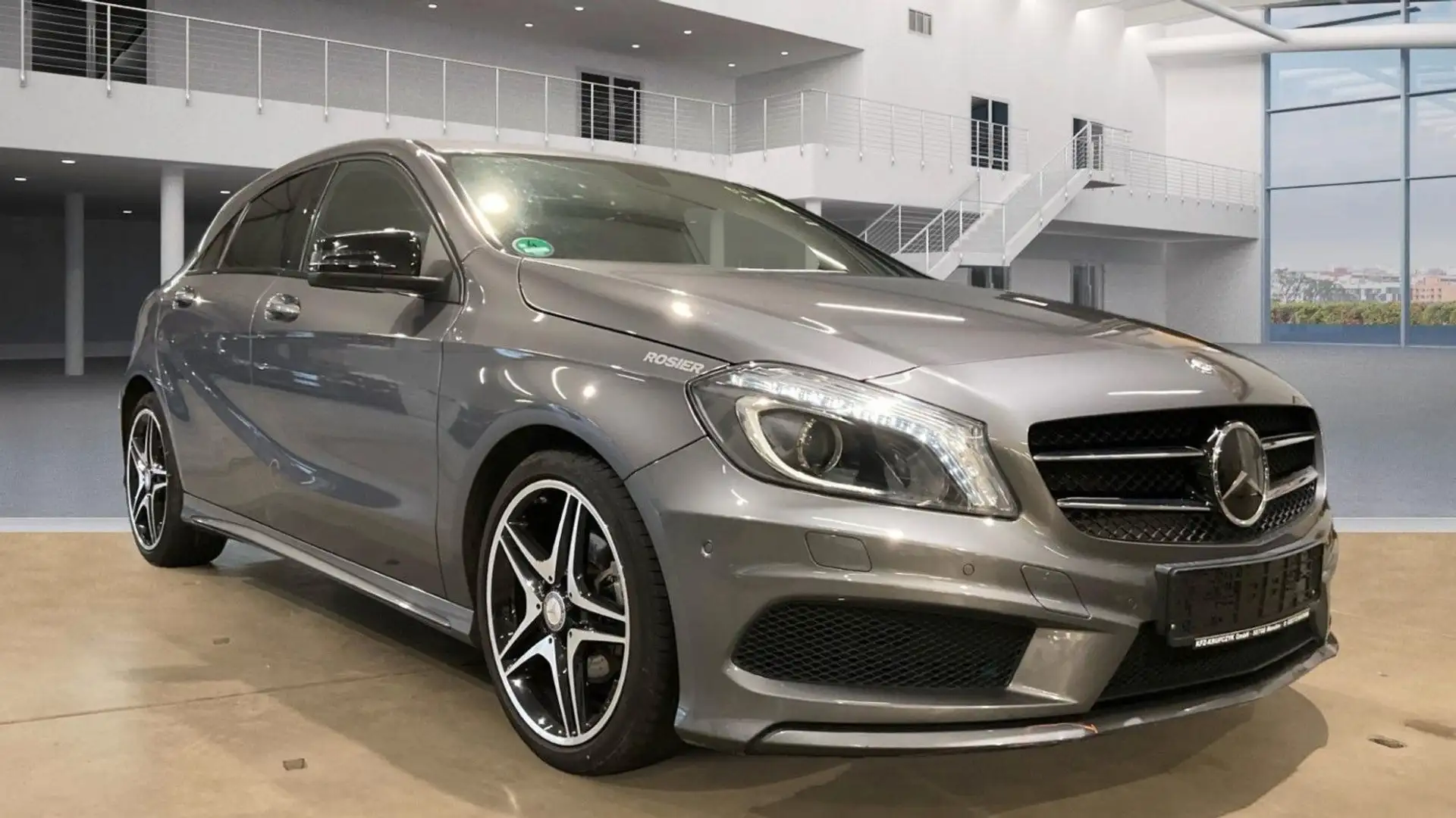 Mercedes-Benz A 180 AMG LINE Navi Bi-Xenon Sitzhz PDC vo+ht Gris - 2