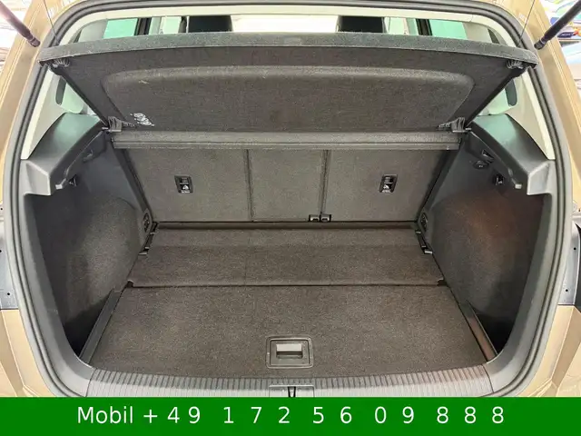 Volkswagen Golf view 12