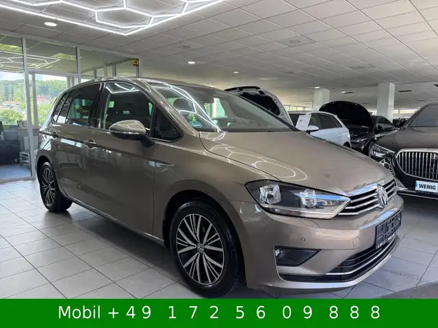 Volkswagen Golf view 4