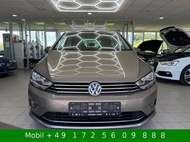 Volkswagen Golf view 3