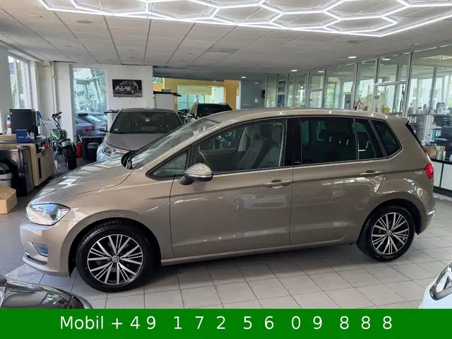 Volkswagen Golf view 9