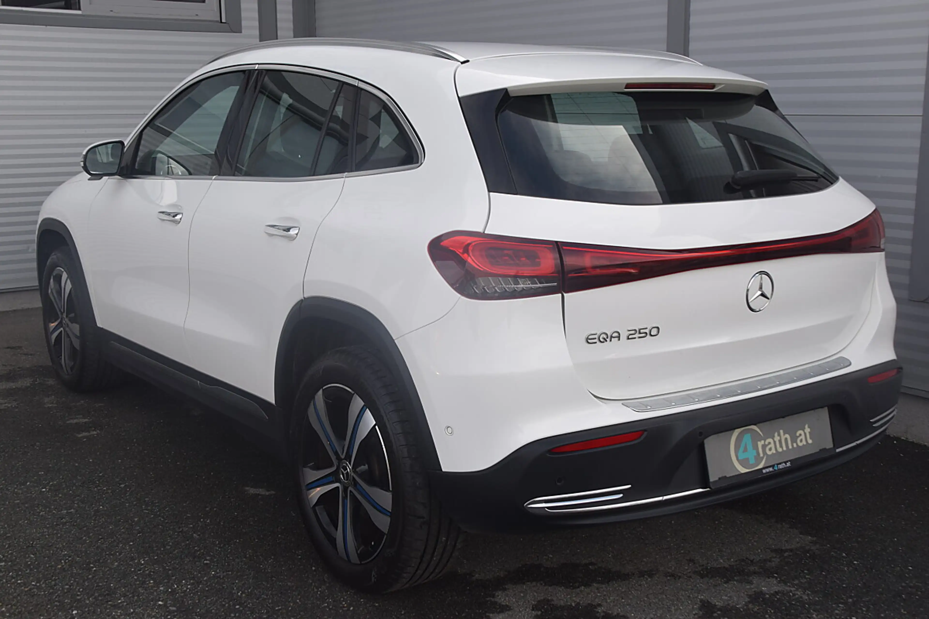 Mercedes-Benz EQA 250 66,5 kWh Aut. LED/NAVI/RFK / NETTO: 23.650 € — photo 4
