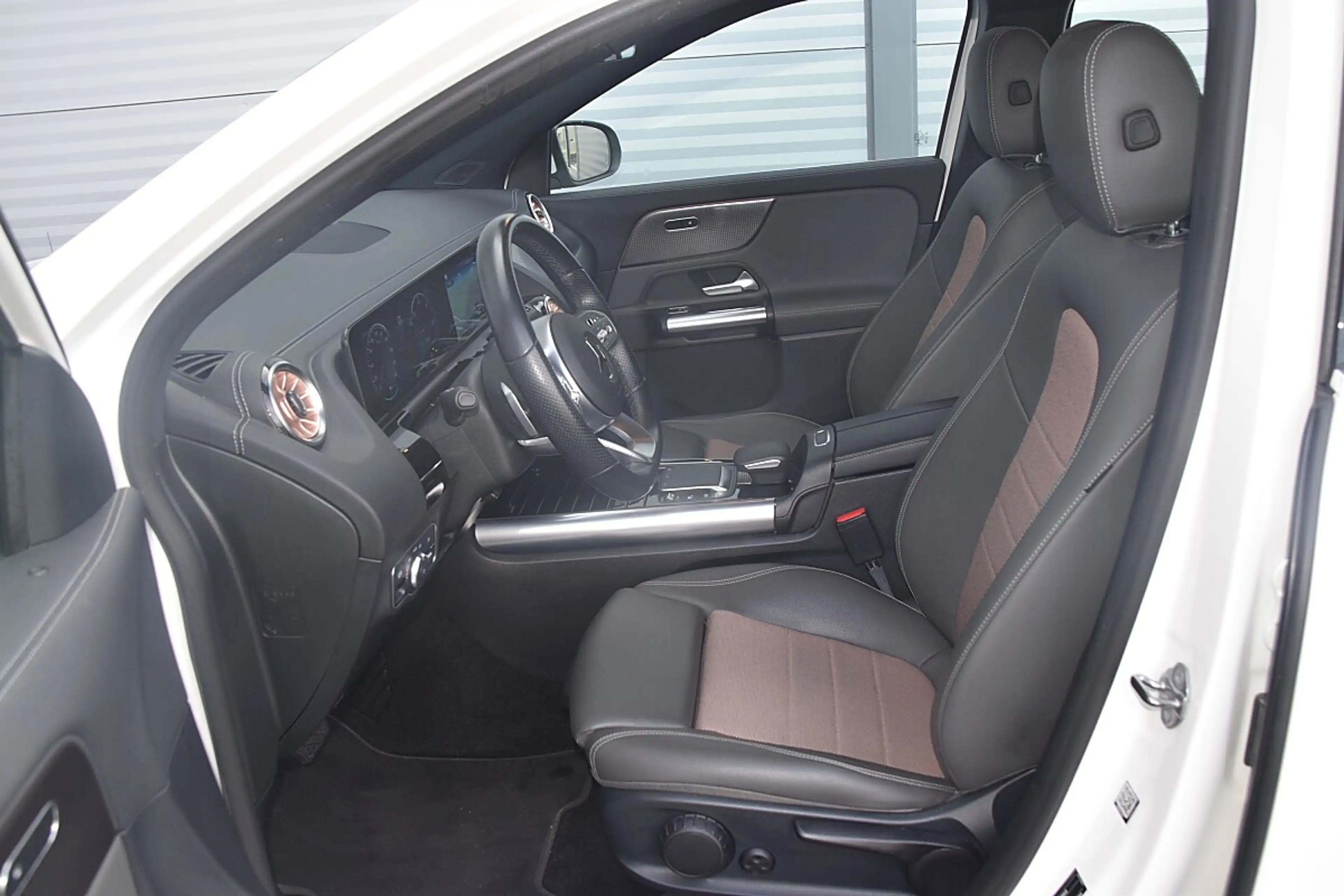 Mercedes-Benz EQA 250 66,5 kWh Aut. LED/NAVI/RFK / NETTO: 23.650 € — photo 8