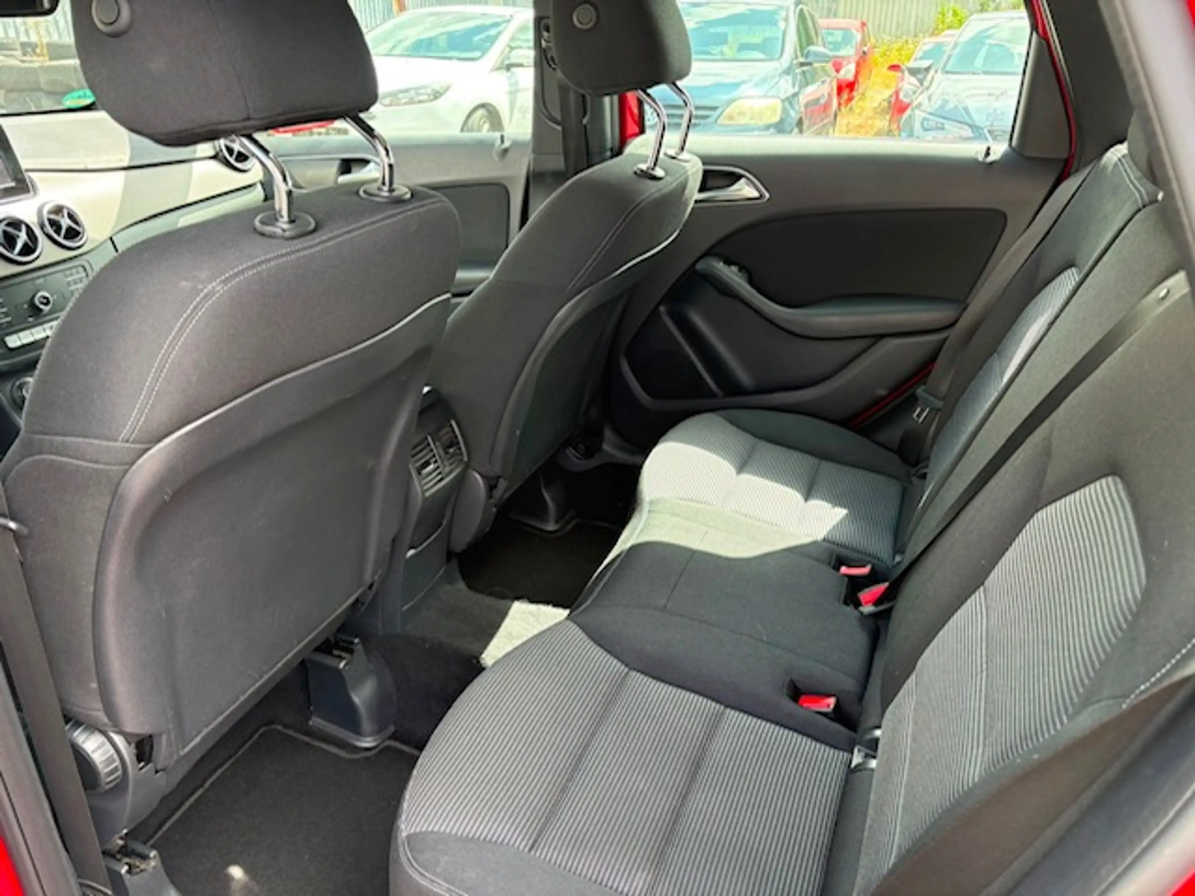 Mercedes-Benz B 160 TÜV,1 Hand,Kamera,Pano,Klima,Alu,E6,SHZ — photo 7