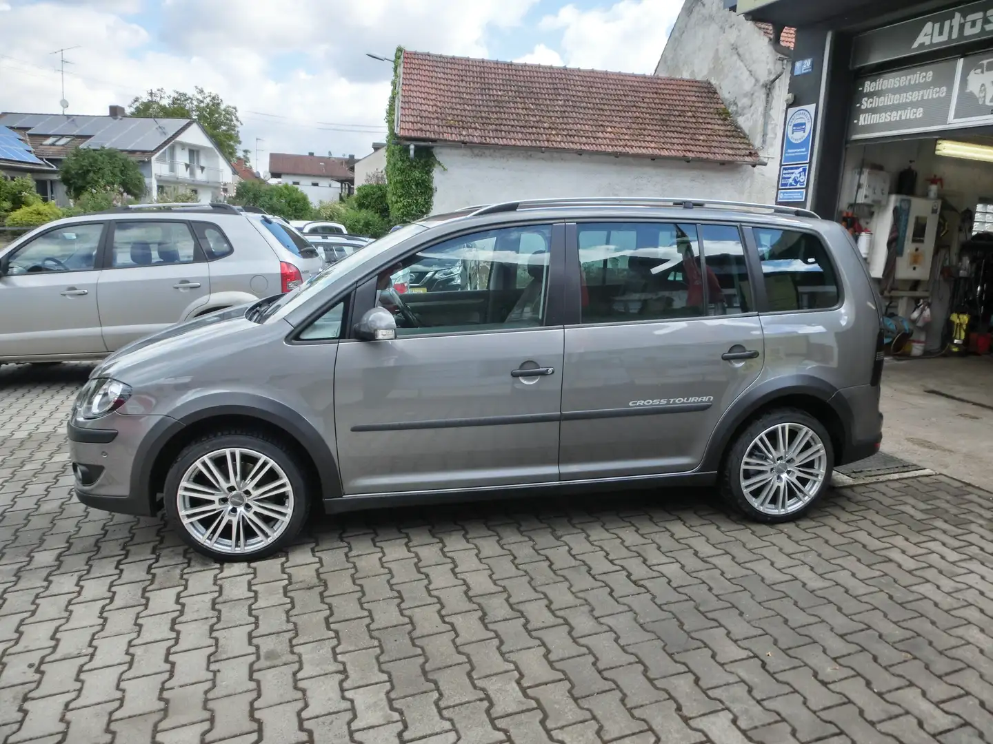 Volkswagen Cross Touran CrossTouran Grau - 1