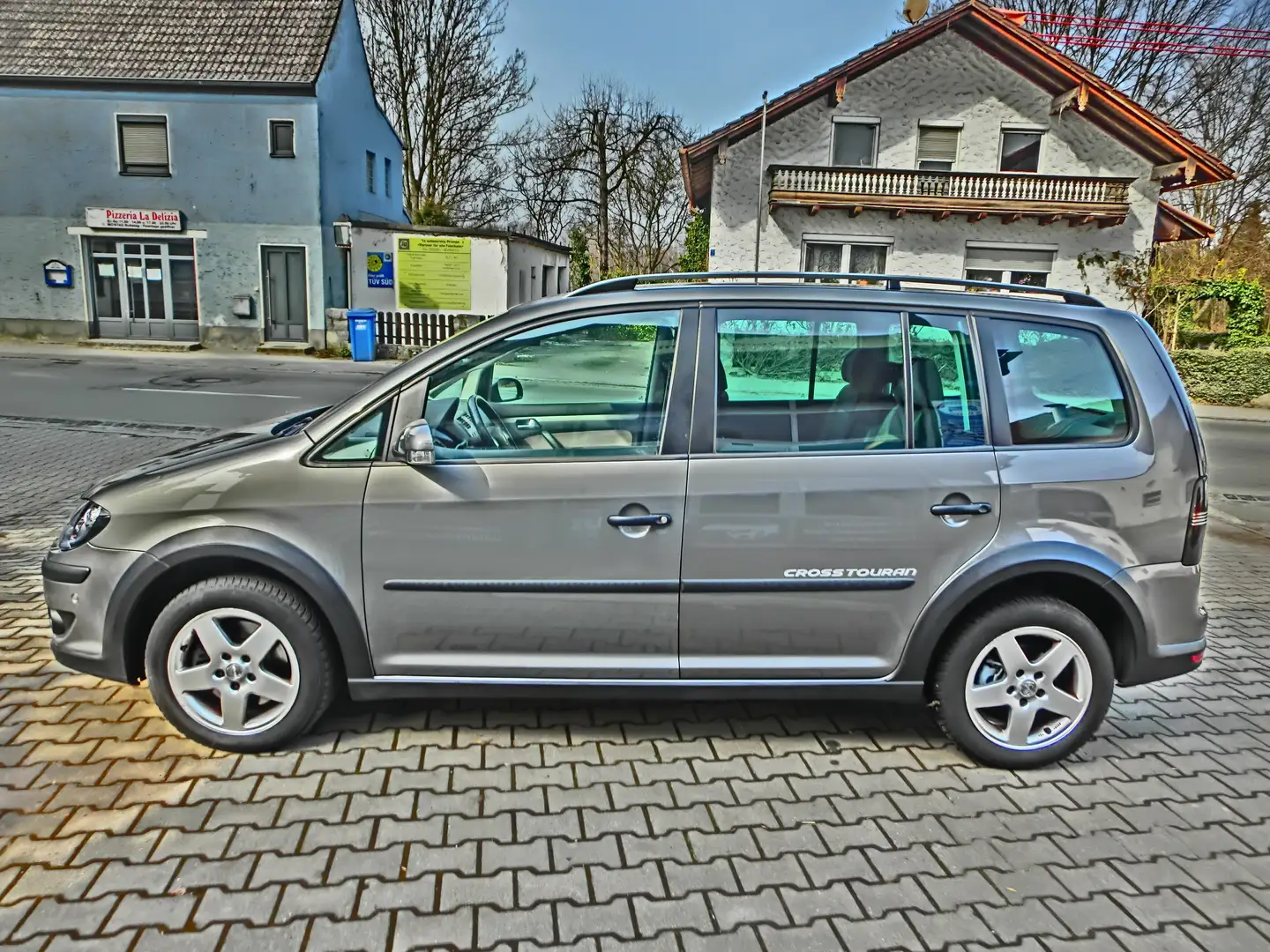 Volkswagen Cross Touran CrossTouran Gris - 2