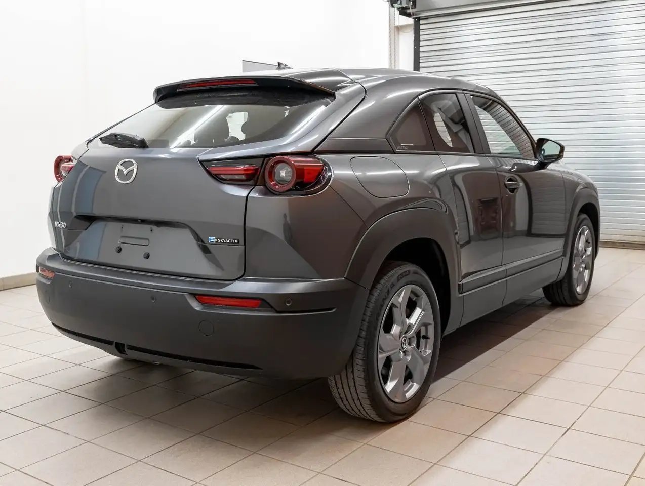 Mazda MX-30 снимка Mazda MX-30