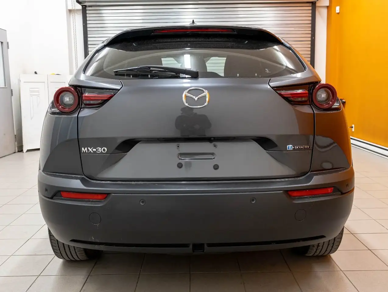 Mazda MX-30 снимка Mazda MX-30