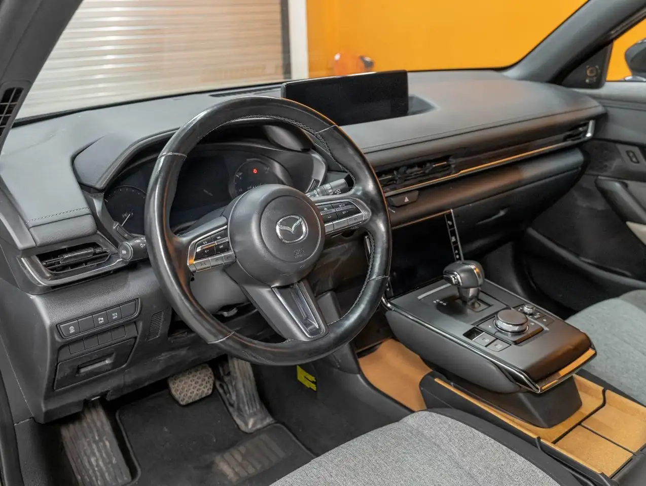 Mazda MX-30 снимка Mazda MX-30