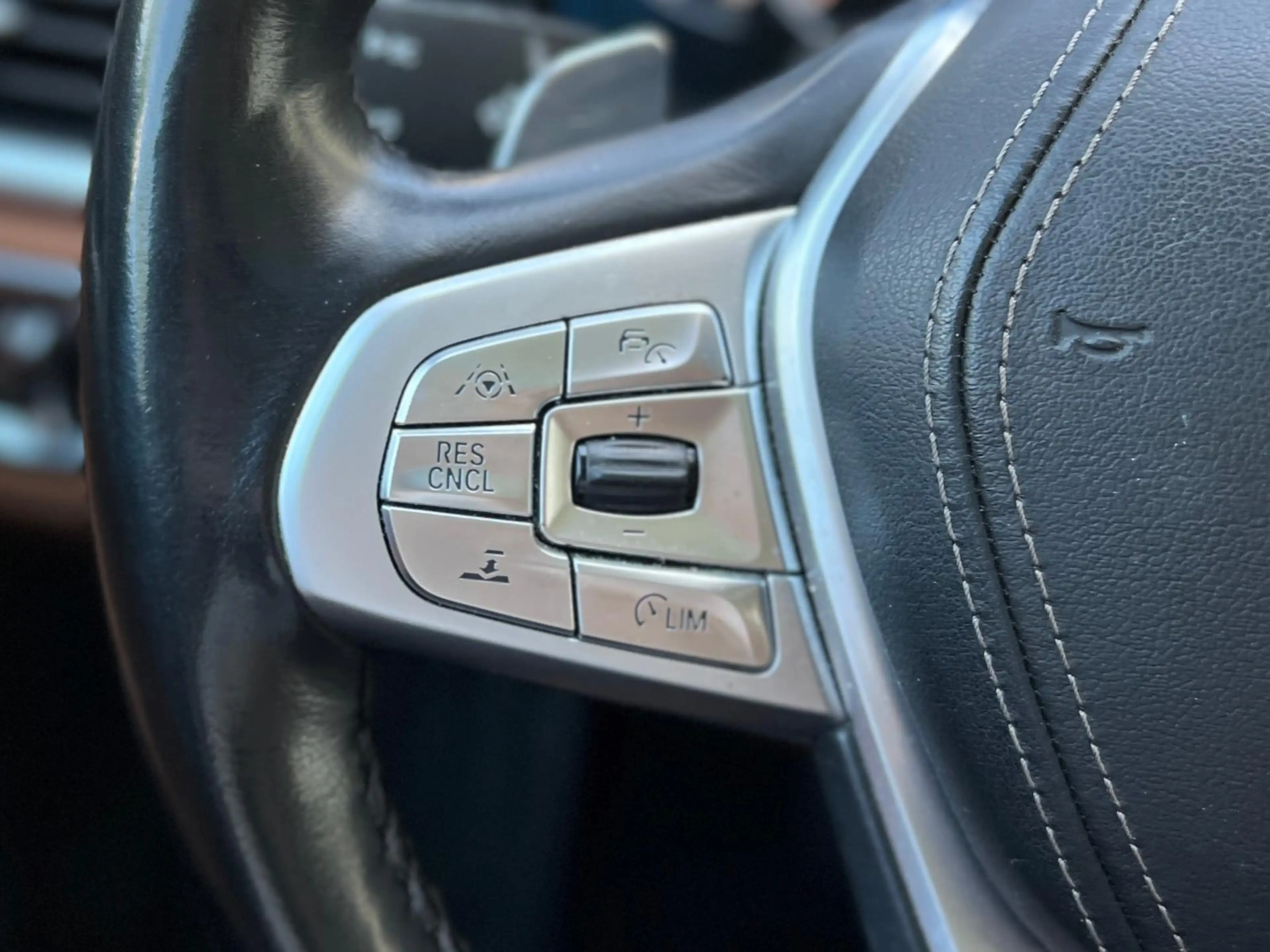 BMW 740 d xDrive Shadow-Line +CARPLAY+HUD+LASER+360°+ — photo 9