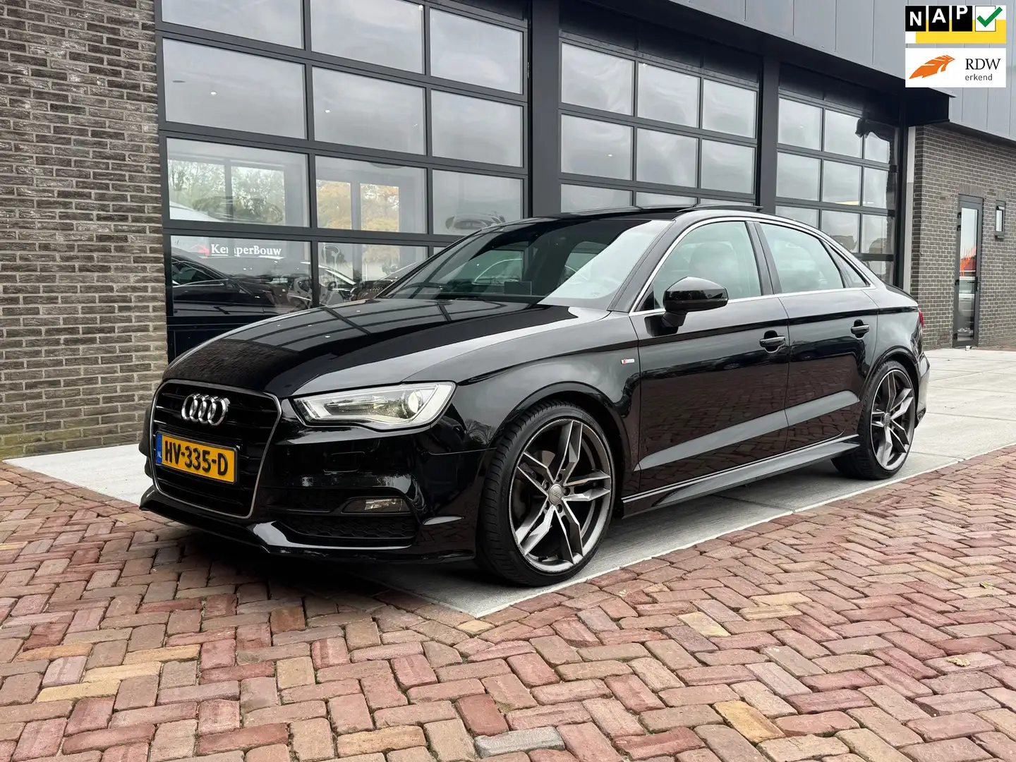 Audi A3 Limousine 1.4 TFSI CoD Ambition S-Line | Pano | 1/ Schwarz - 1