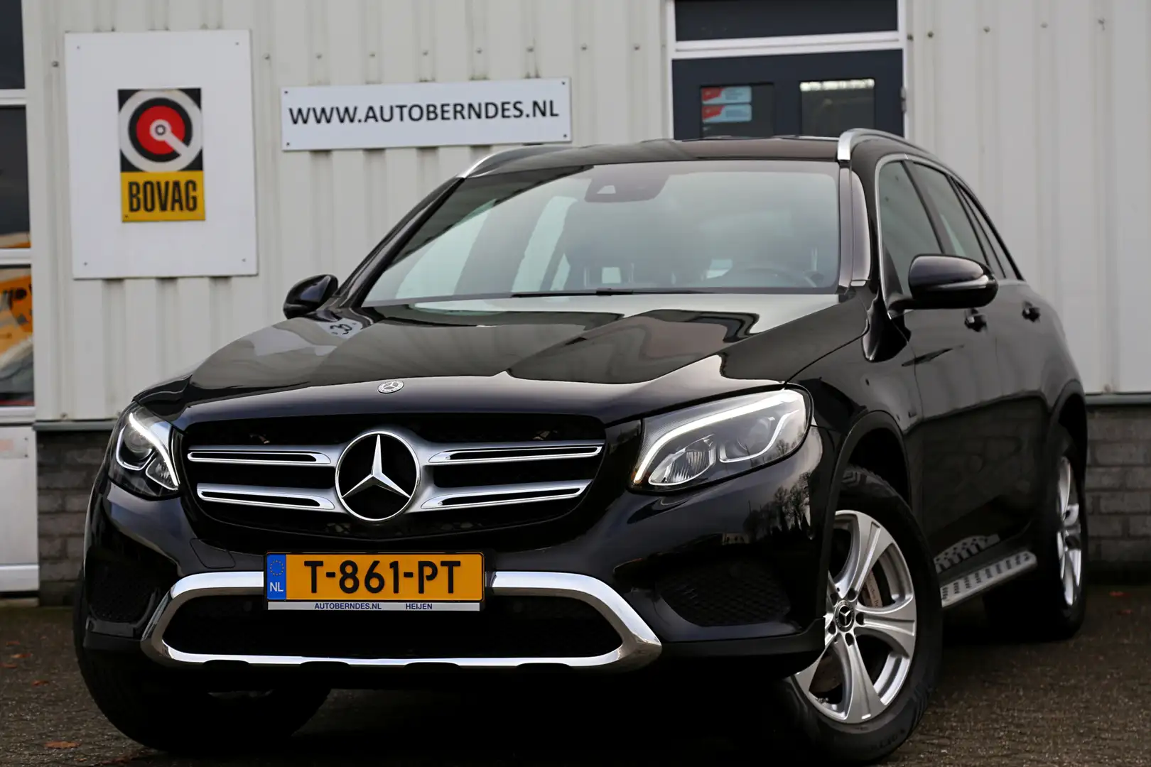 Mercedes-Benz GLC 350 350e 4MATIC Plug in hybride*Perfect Onderh.*AMG In Zwart - 1