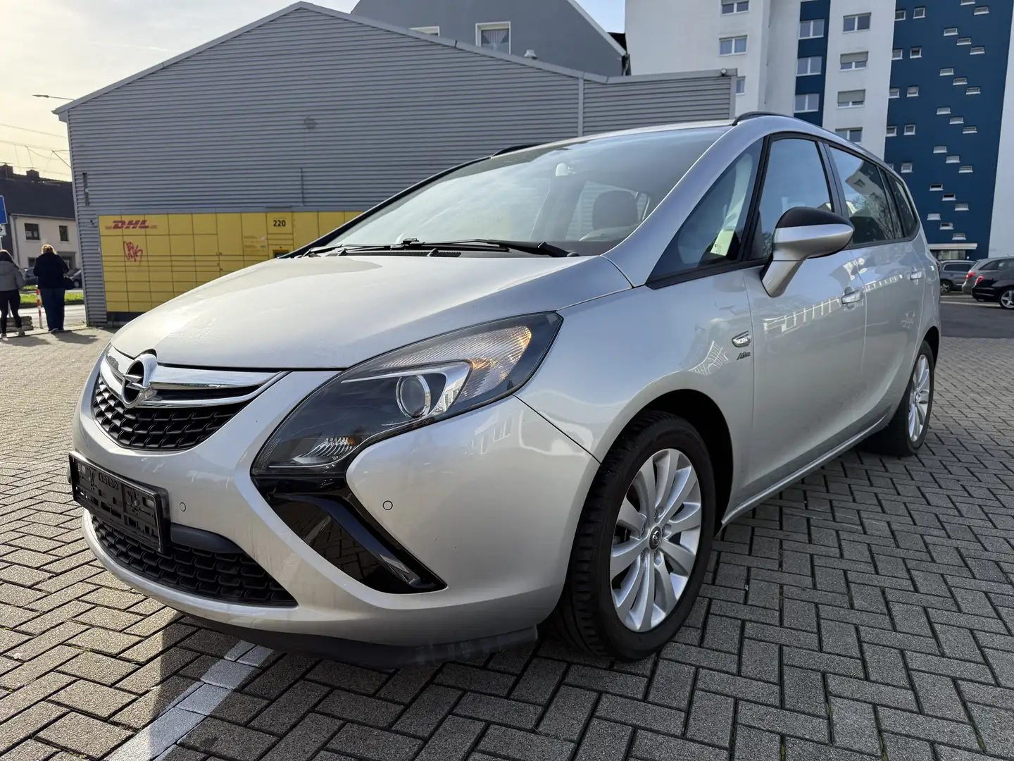 Opel Zafira Tourer Edition / Alufelgen / Tüv Neu / Inspektion neu Silber - 1