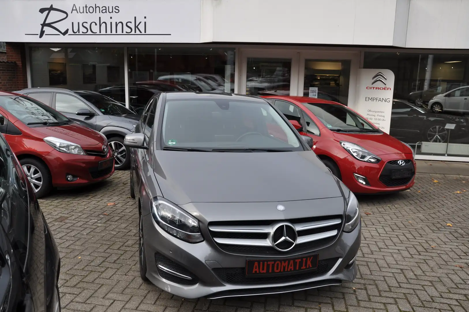 Mercedes-Benz B 180 B 180  Alu AMG 18" NAVI Grau - 1