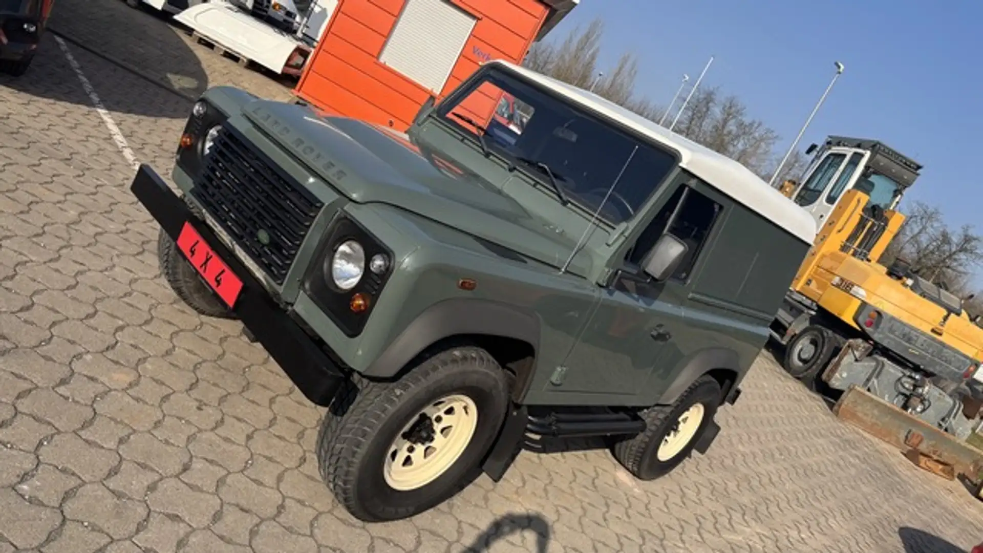 Land Rover Defender 90 E Grün - 1