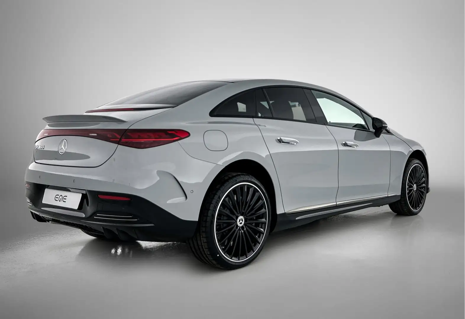 Mercedes-Benz EQE 300 Business Solution AMG 90 kWh | Nightpakket | Rijas Grijs - 2